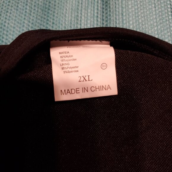 Women's black bikini top - Picture 2 of 3